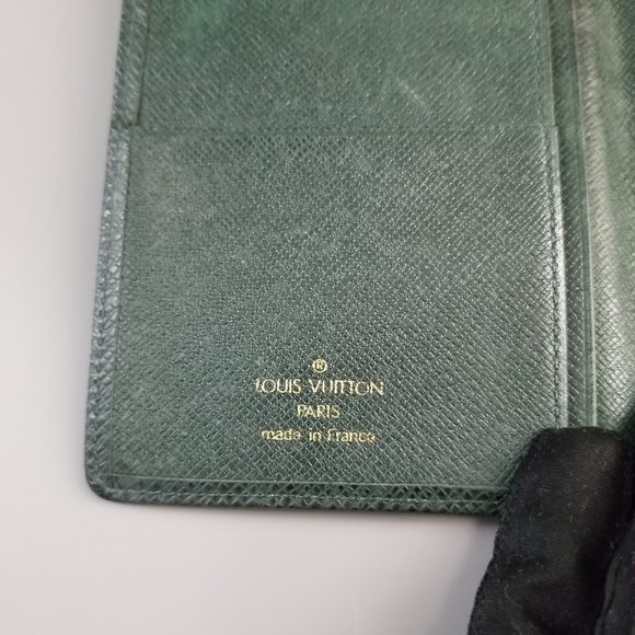 LOUIS VUITTON Vintage Taiga bifold wallet lime green Solid color France - Picture 3 of 16